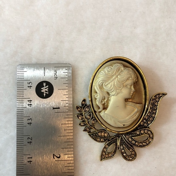 not available - Picture 3 of 5